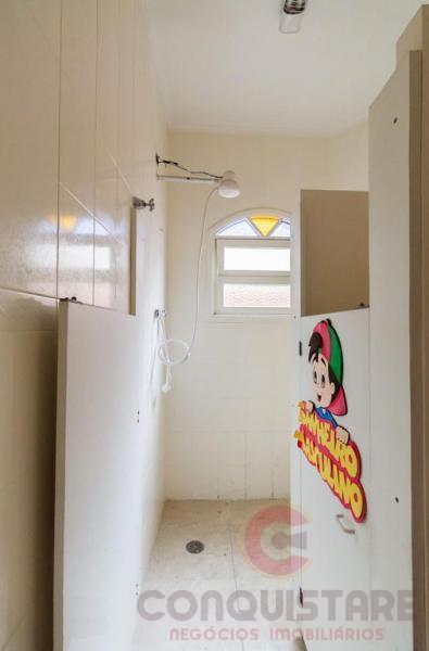 Casa à venda com 3 quartos, 200m² - Foto 2