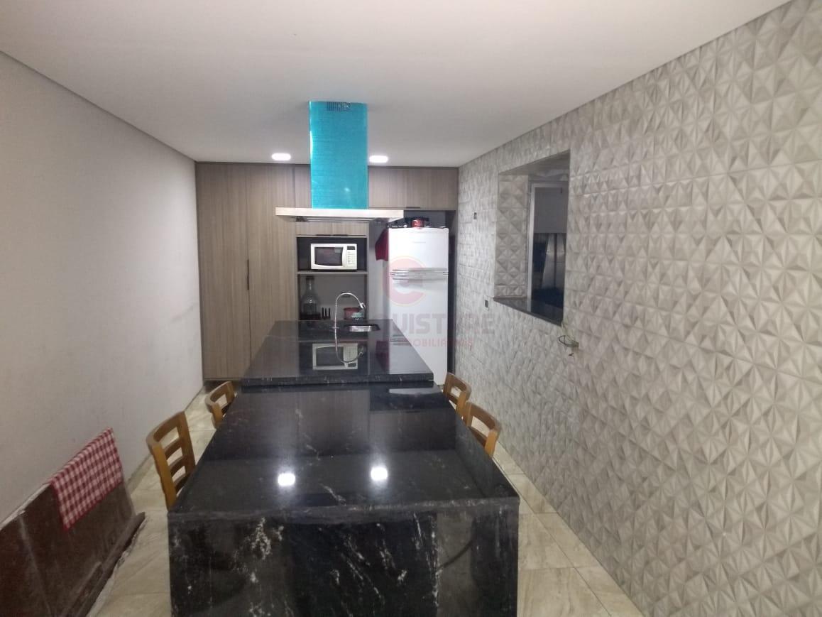 Sobrado à venda com 2 quartos, 70m² - Foto 1