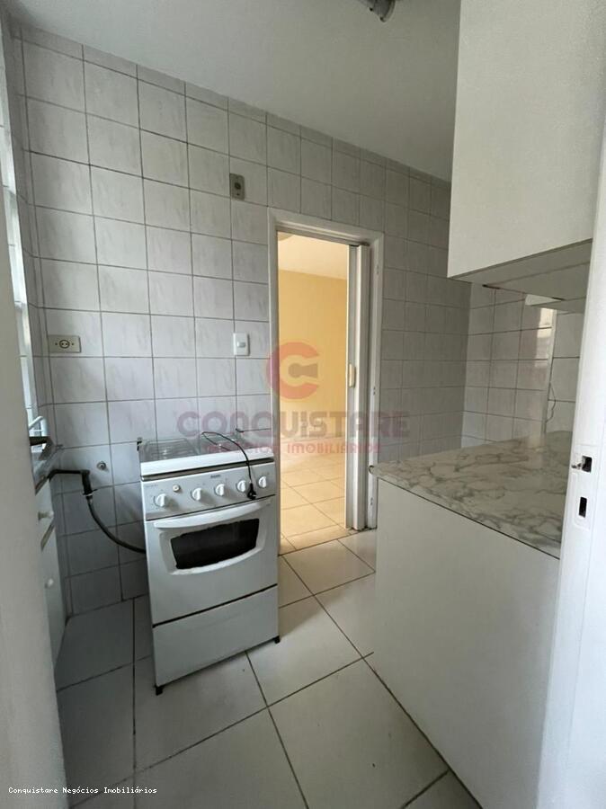 Casa à venda com 3 quartos, 150m² - Foto 2