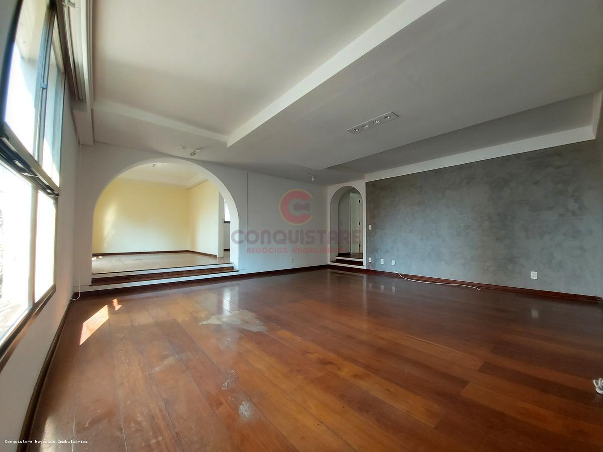 Apartamento para alugar com 3 quartos, 200m² - Foto 3