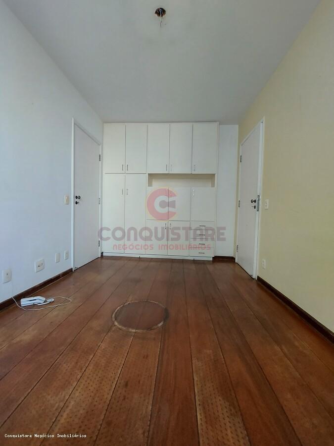 Apartamento para alugar com 3 quartos, 200m² - Foto 6