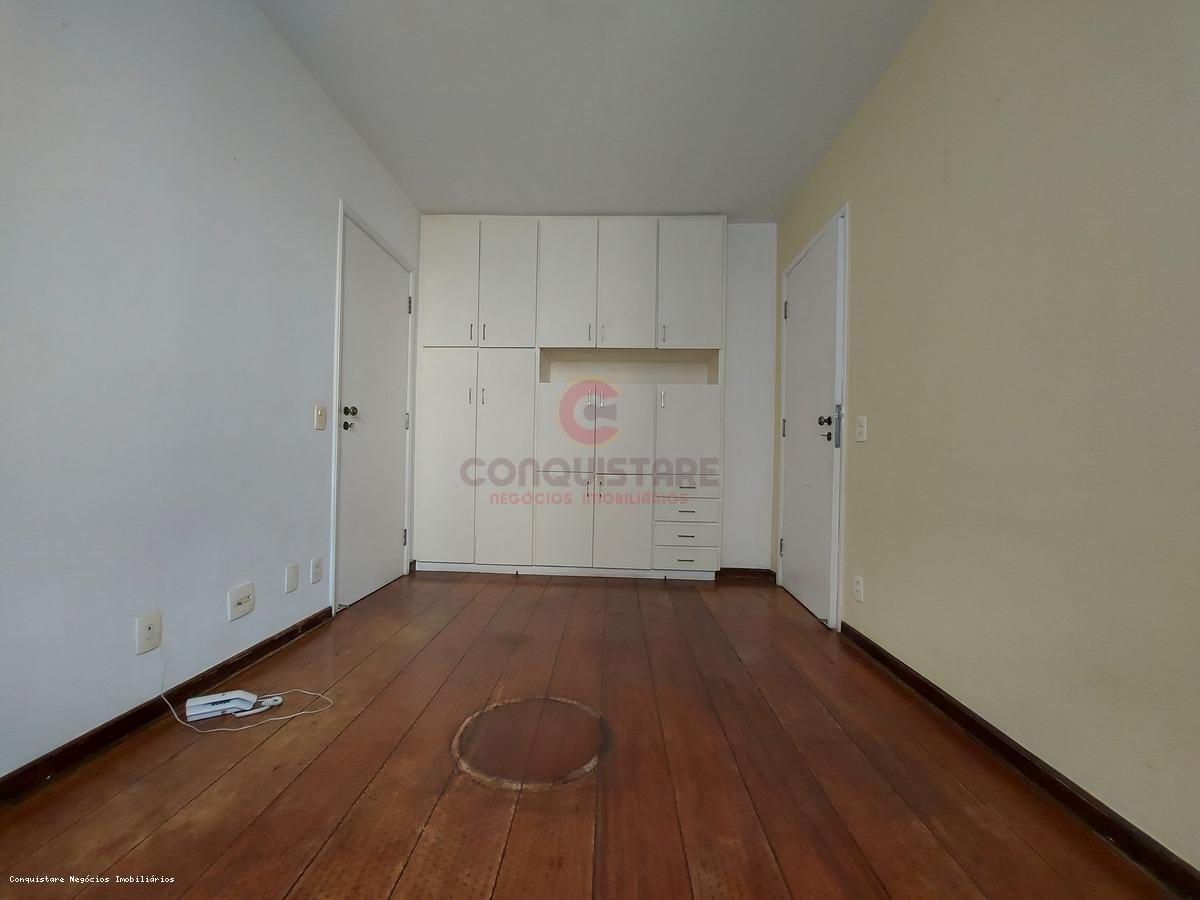 Apartamento para alugar com 3 quartos, 200m² - Foto 7