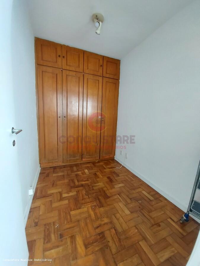 Apartamento para alugar com 3 quartos, 200m² - Foto 15