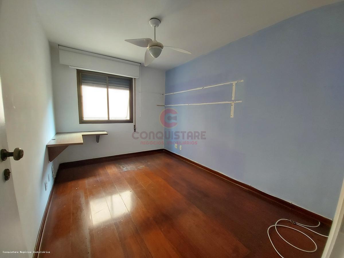 Apartamento para alugar com 3 quartos, 200m² - Foto 17