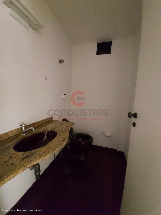 Apartamento para alugar com 3 quartos, 200m² - Foto 19