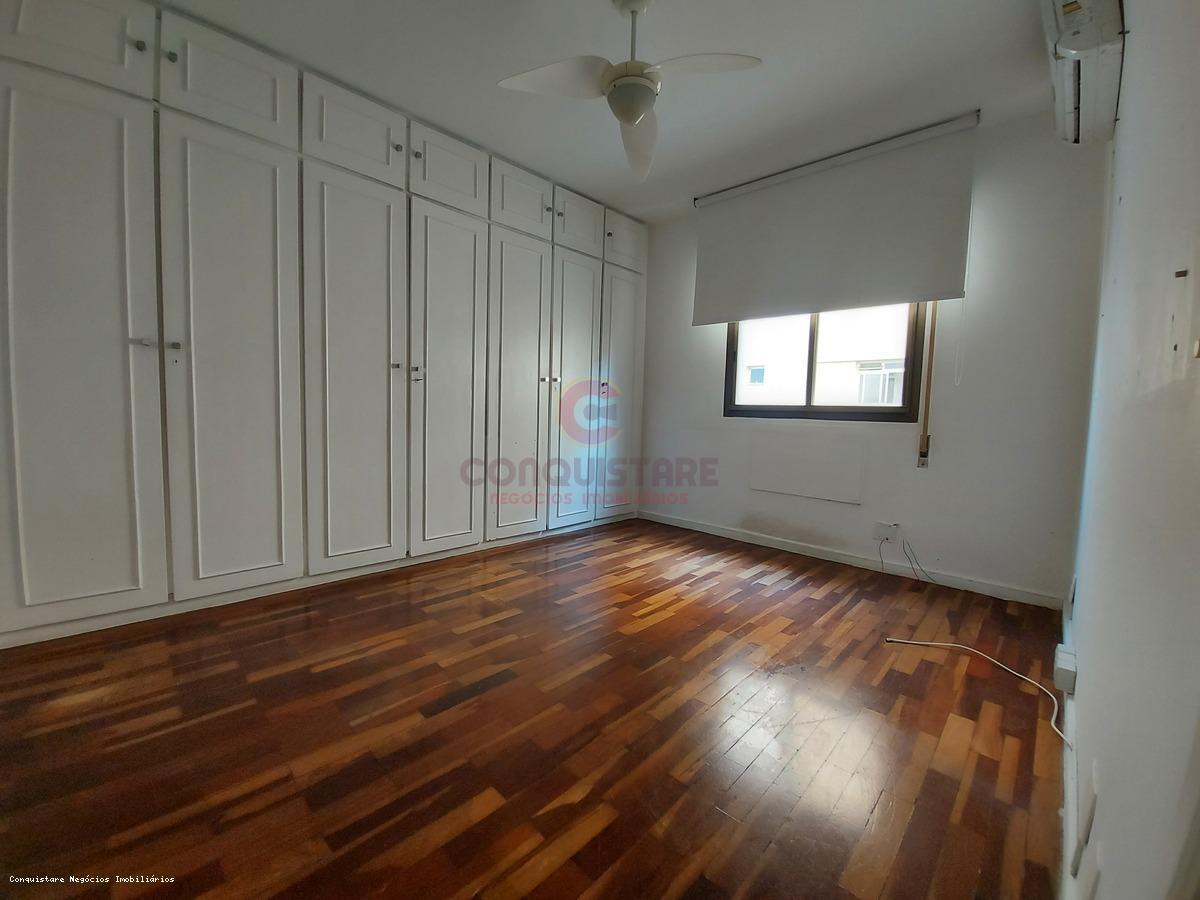 Apartamento para alugar com 3 quartos, 200m² - Foto 23