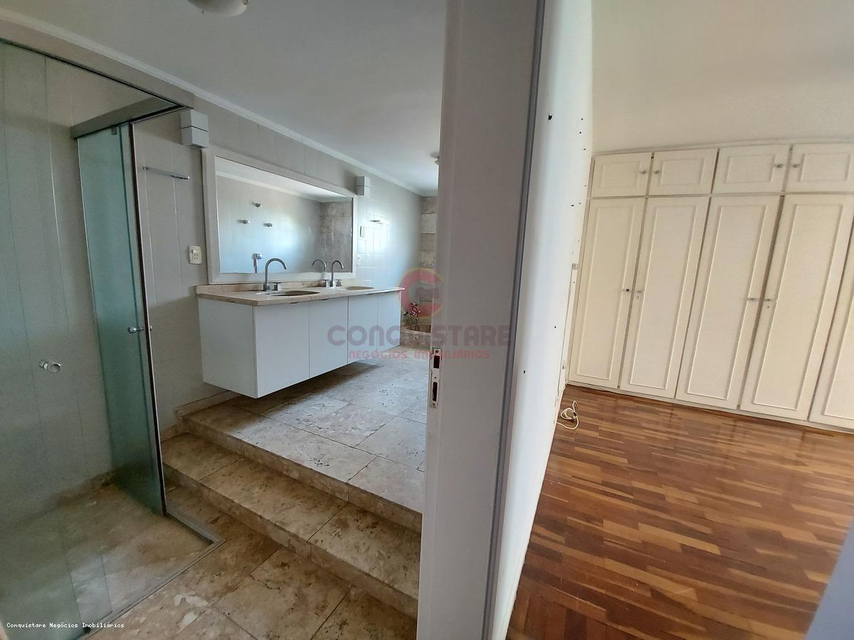 Apartamento para alugar com 3 quartos, 200m² - Foto 25