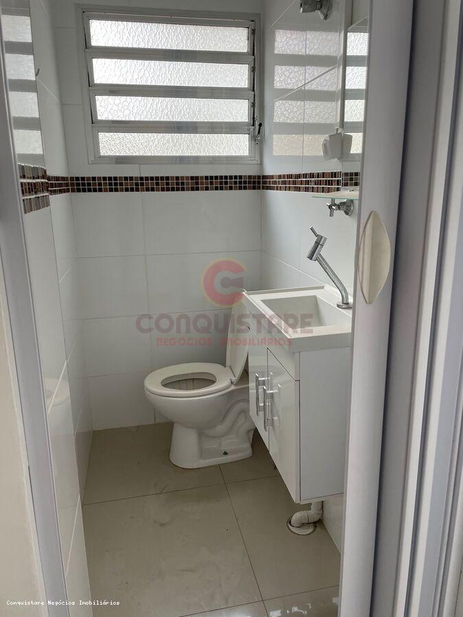 Apartamento para alugar com 3 quartos, 140m² - Foto 12