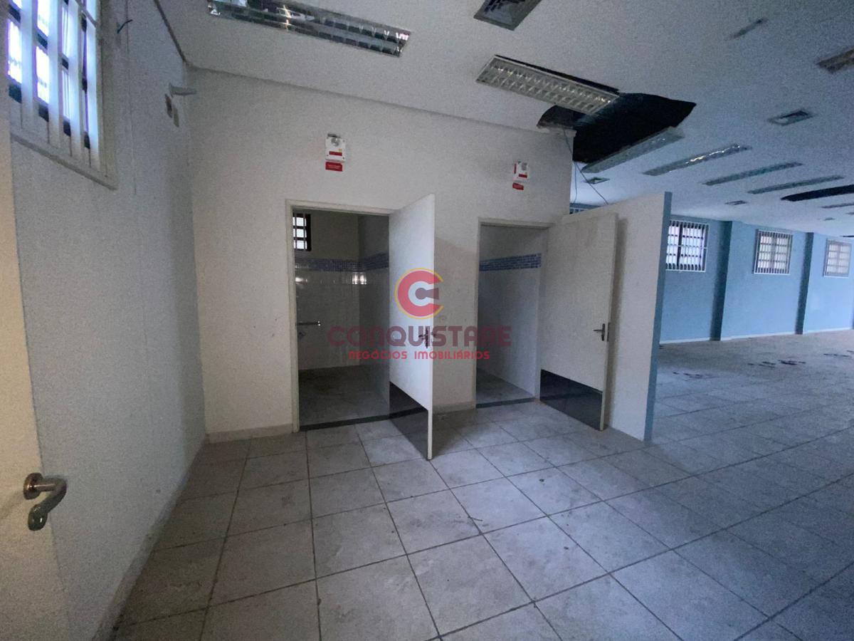 Prédio Inteiro para alugar, 650m² - Foto 2