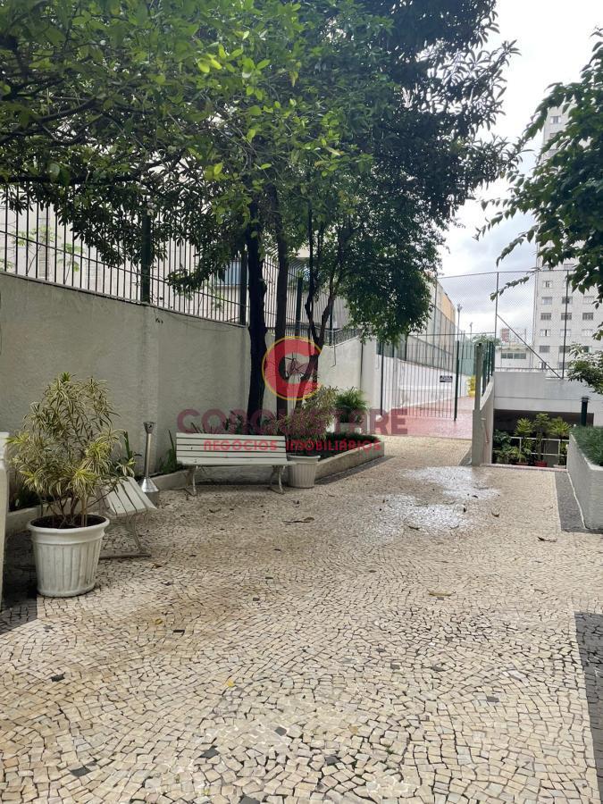 Apartamento para alugar com 3 quartos, 140m² - Foto 13