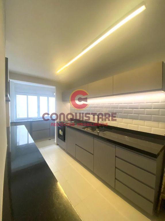 Apartamento à venda com 2 quartos, 62m² - Foto 4