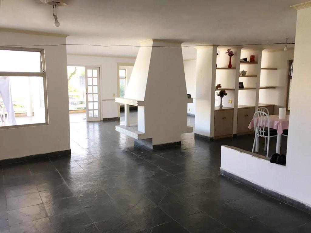 Sobrado à venda com 5 quartos, 1056m² - Foto 1