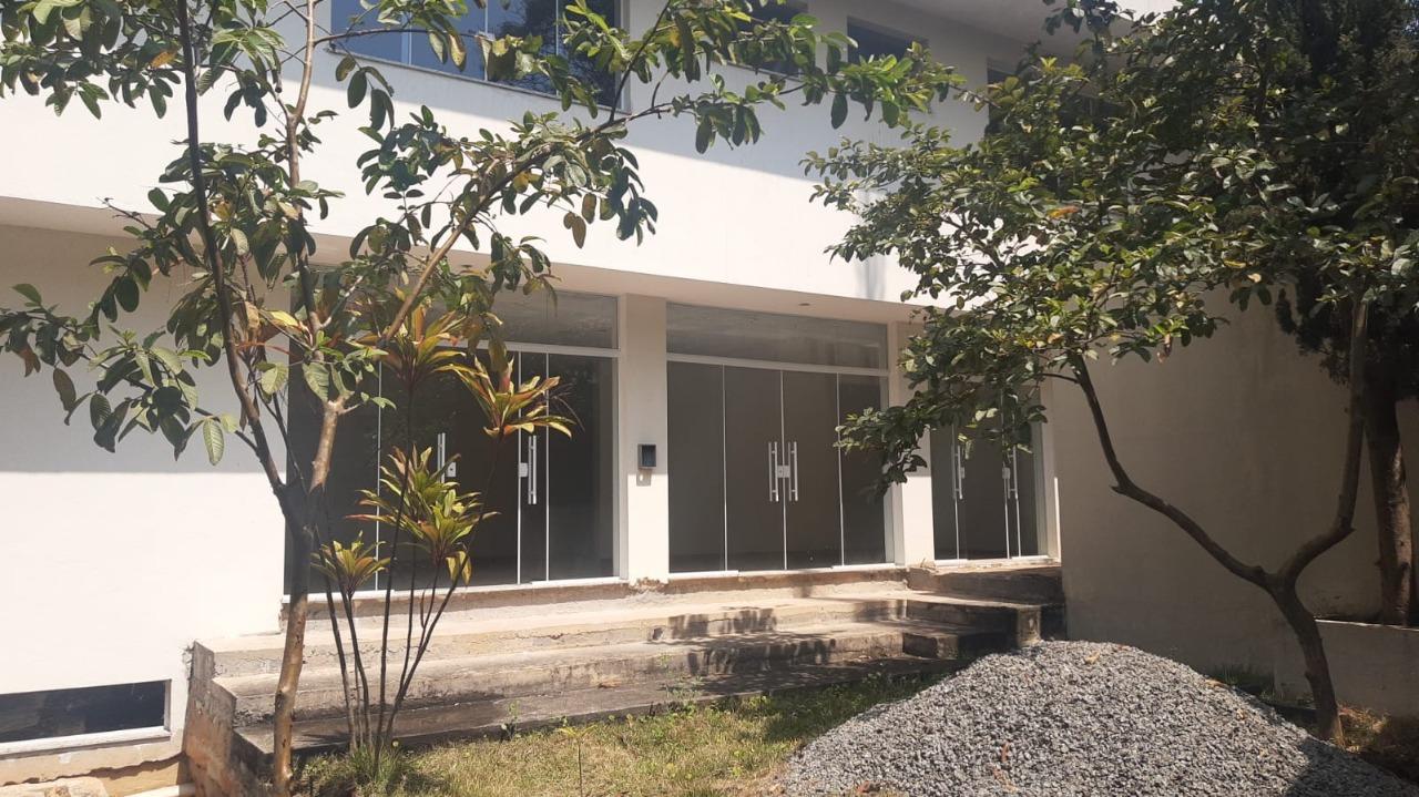 Prédio Inteiro para alugar com 5 quartos, 1000m² - Foto 1