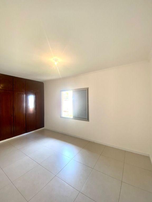 Sobrado à venda com 6 quartos, 224m² - Foto 8