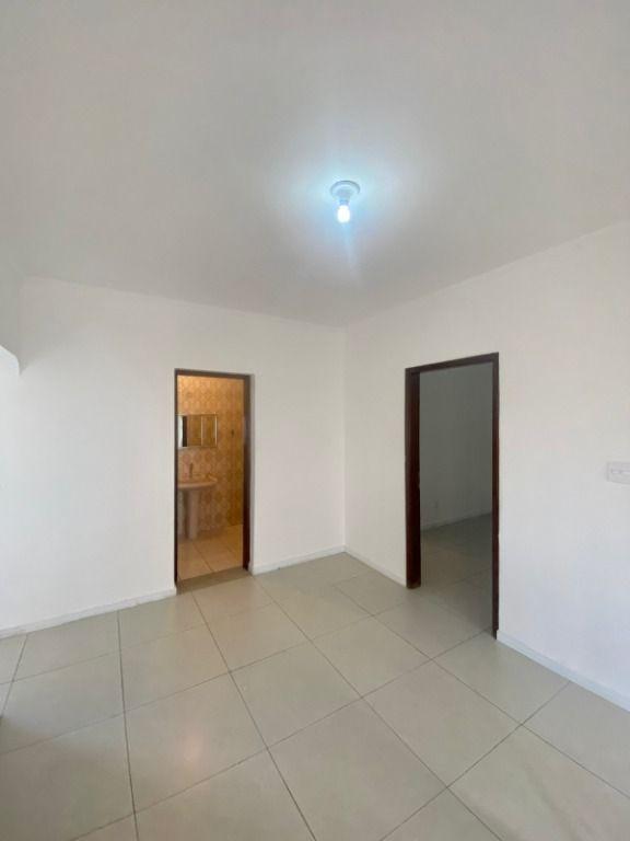 Sobrado à venda com 6 quartos, 224m² - Foto 15