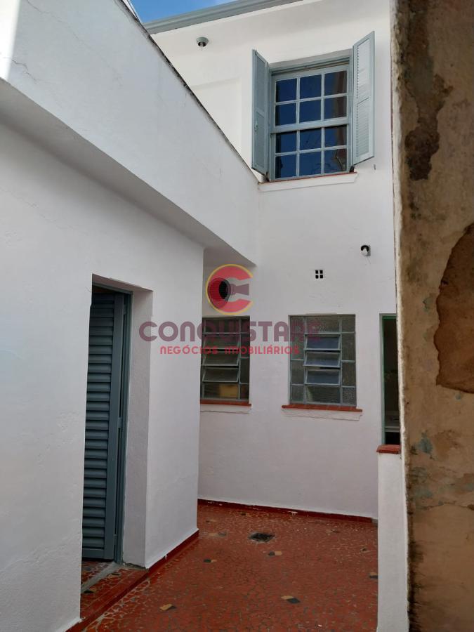 Casa para alugar com 3 quartos, 248m² - Foto 2