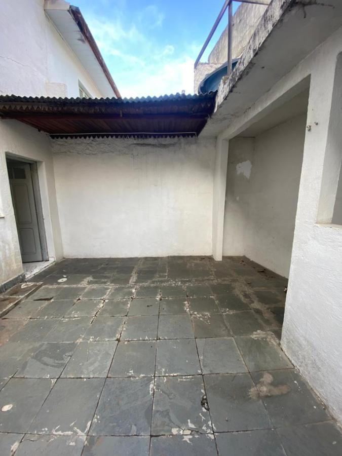 Casa para alugar com 2 quartos, 90m² - Foto 1