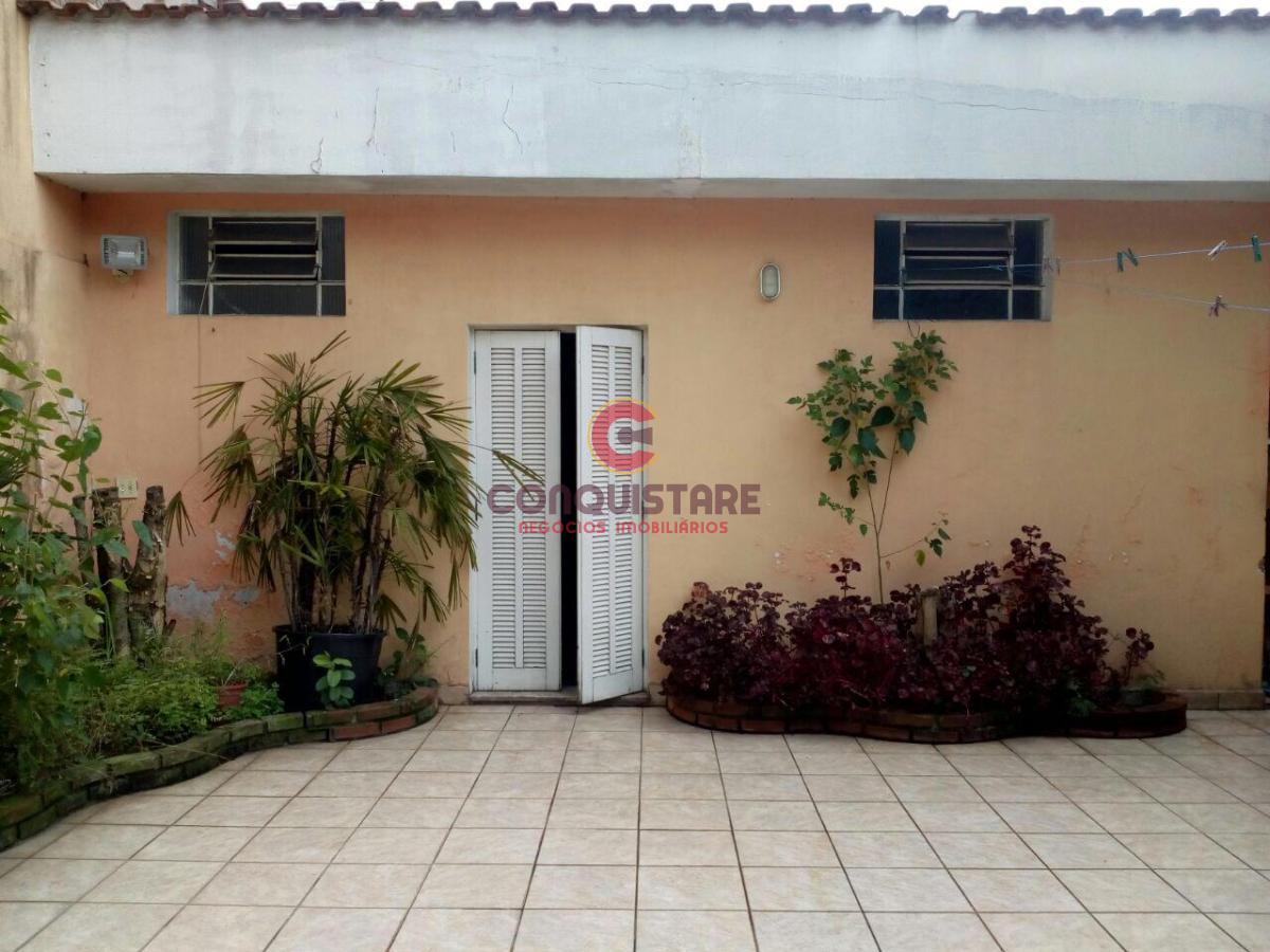 Sobrado à venda com 4 quartos, 340m² - Foto 1