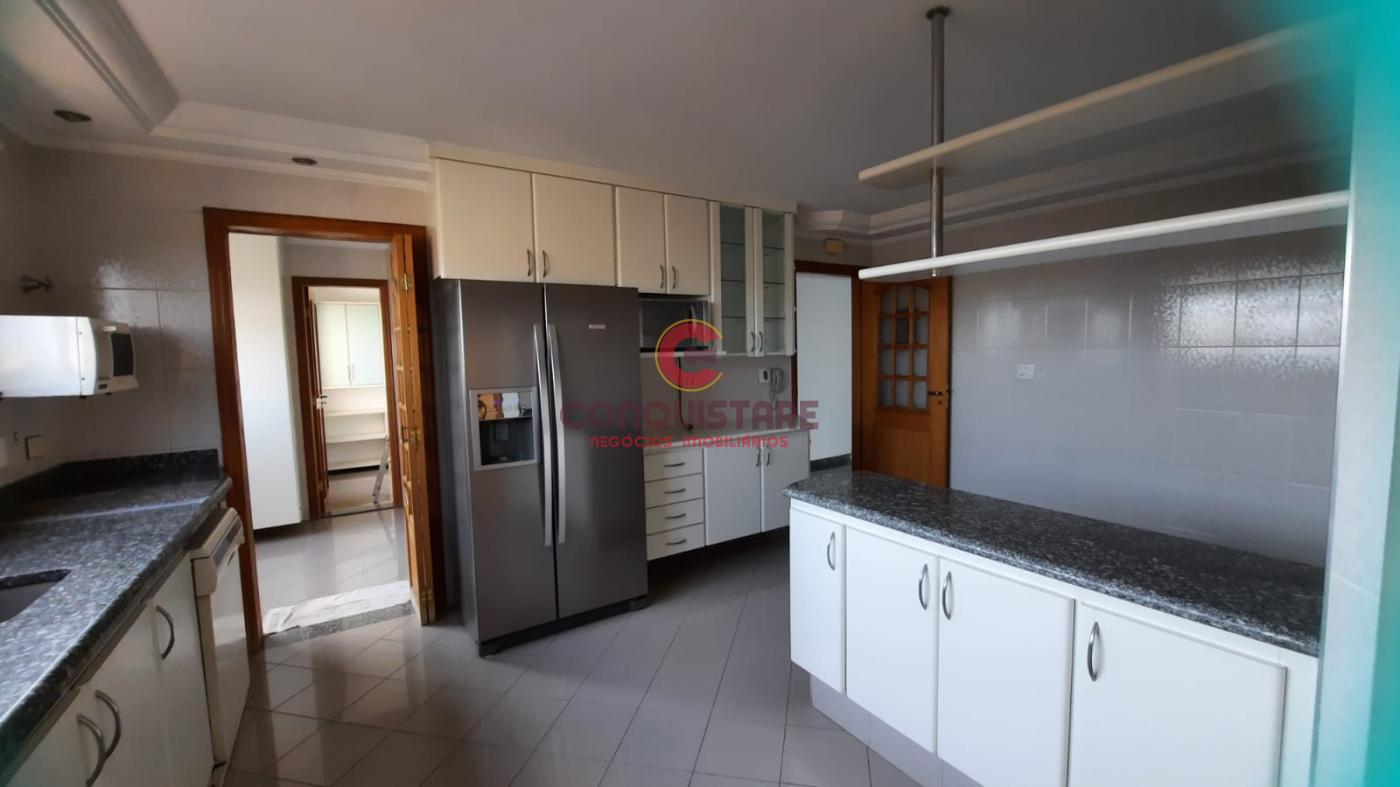 Apartamento à venda com 3 quartos, 145m² - Foto 8