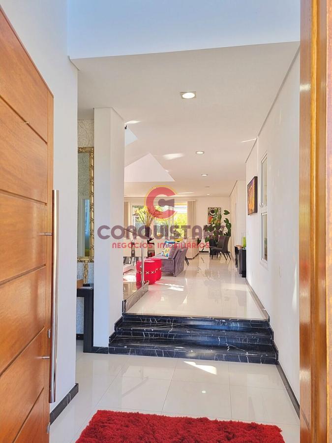 Casa à venda com 4 quartos, 550m² - Foto 3