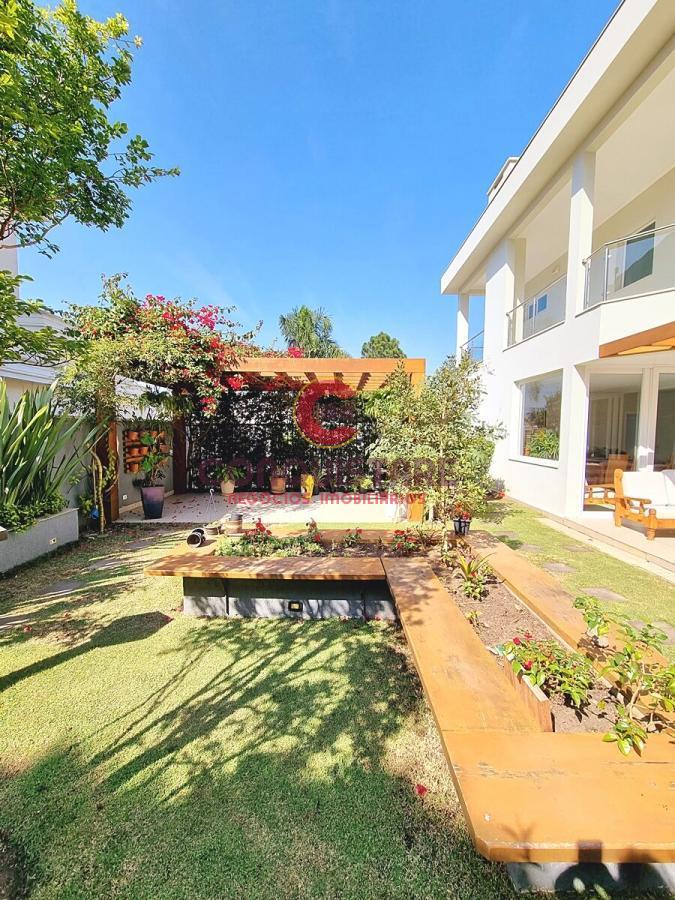 Casa à venda com 4 quartos, 550m² - Foto 35