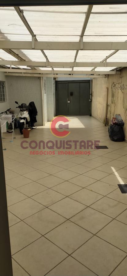 Casa à venda com 3 quartos, 250m² - Foto 1