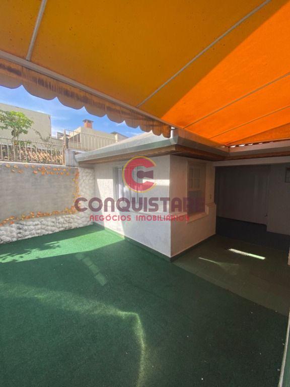 Casa para alugar com 3 quartos, 225m² - Foto 13