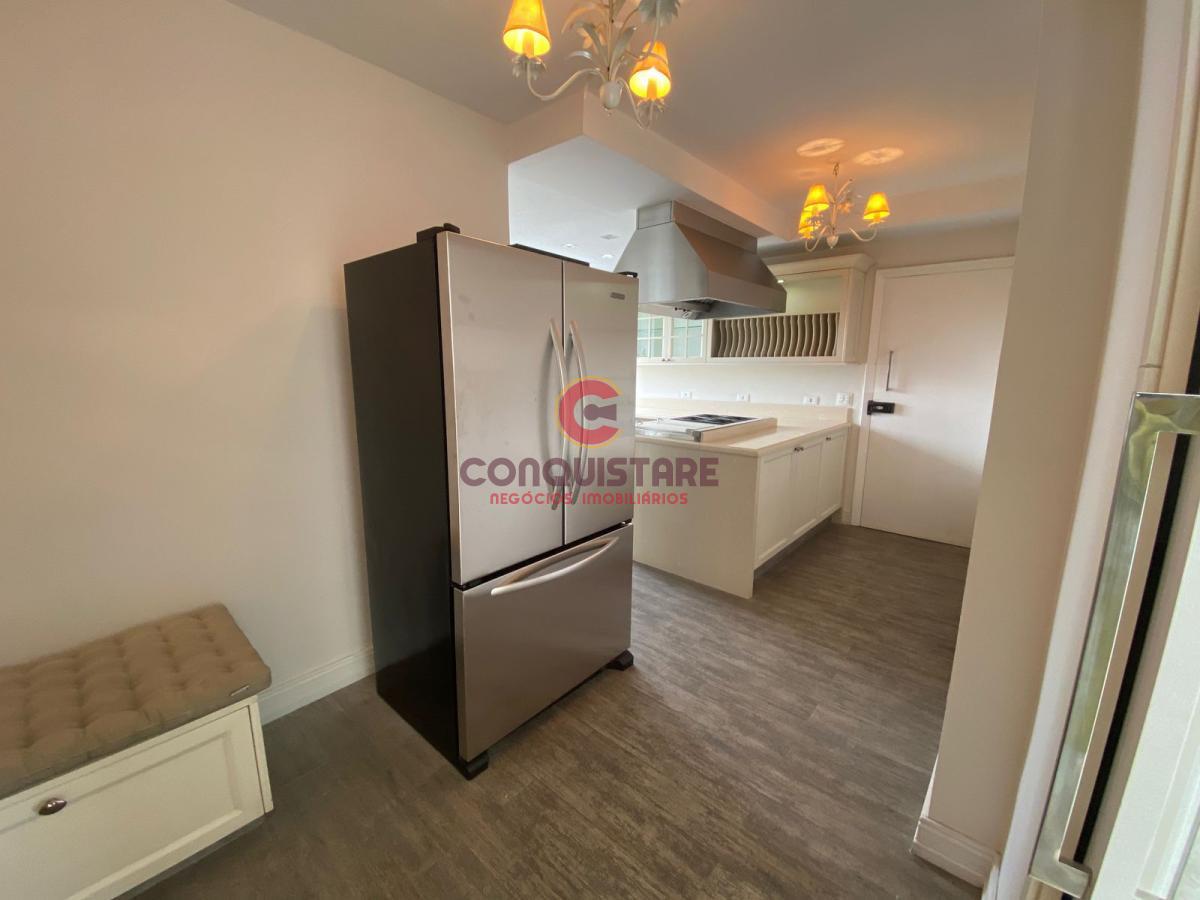 Apartamento para alugar com 3 quartos, 250m² - Foto 21