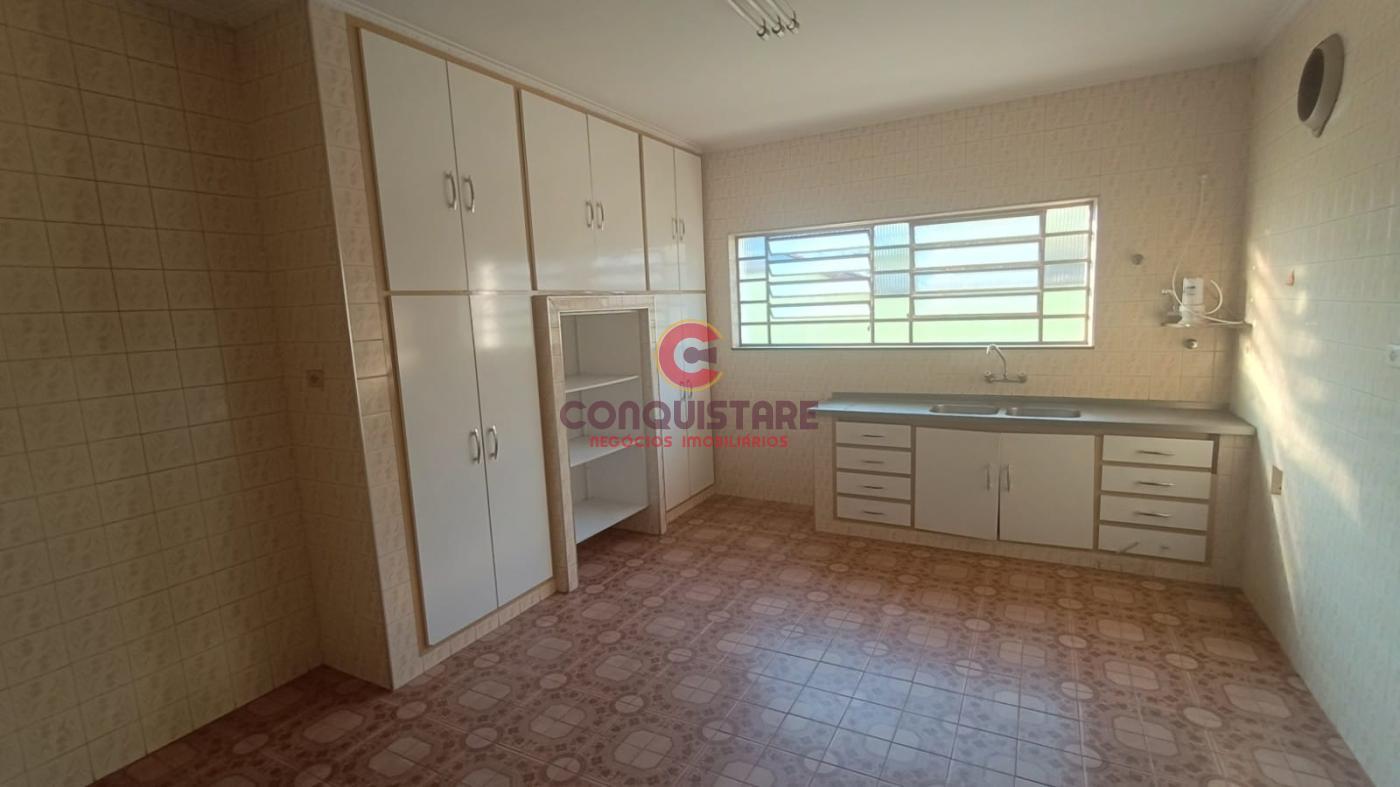 Sobrado à venda com 2 quartos, 330m² - Foto 8