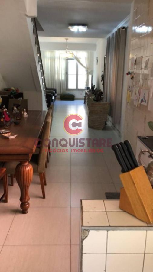 Casa à venda com 3 quartos, 200m² - Foto 2