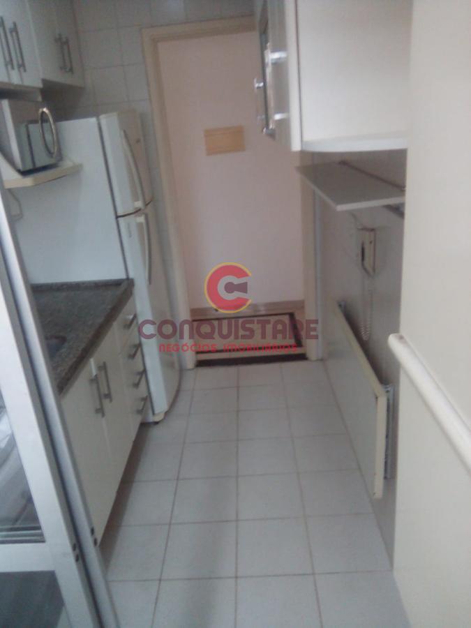 Apartamento à venda com 3 quartos, 61m² - Foto 4