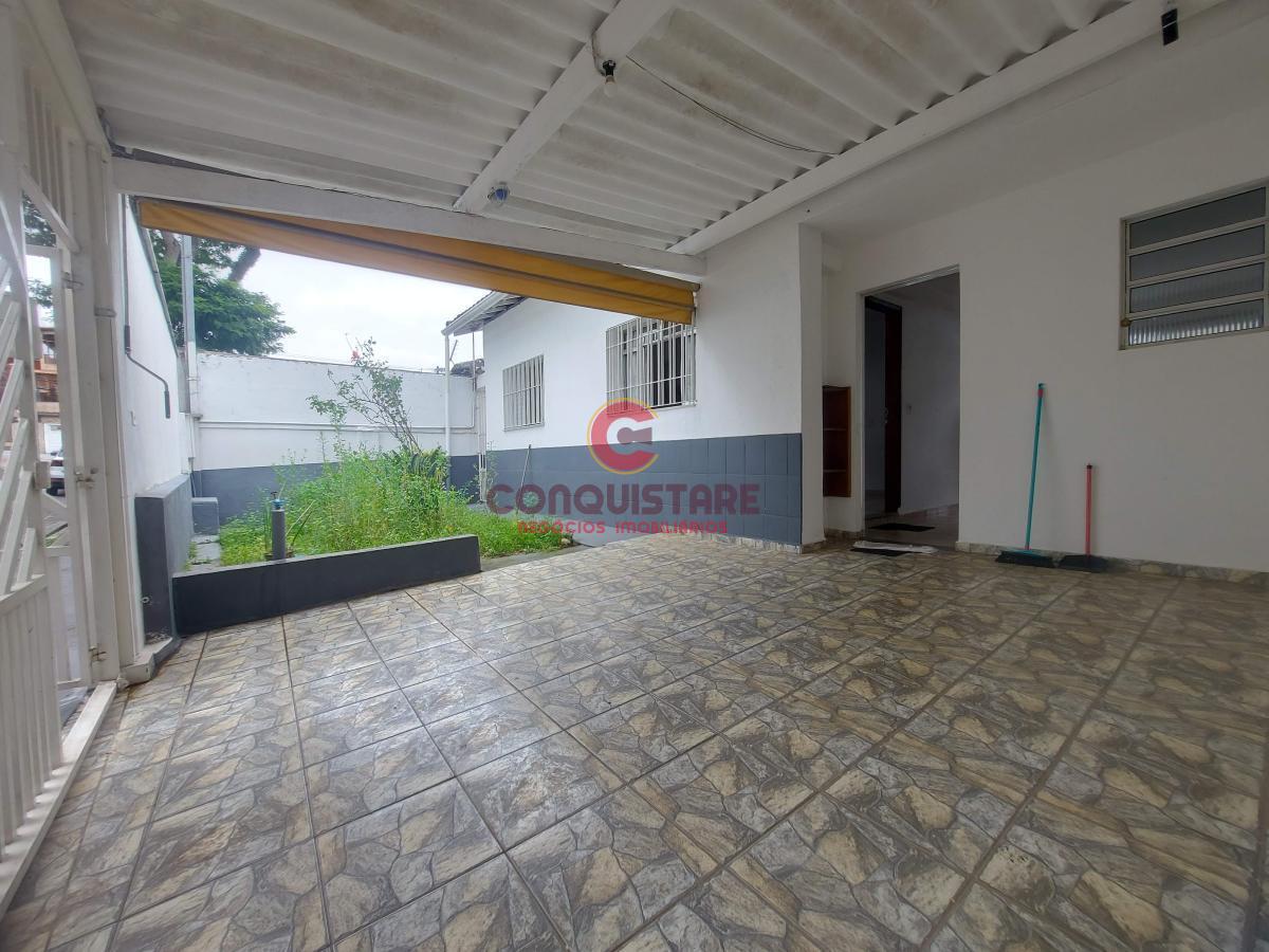 Casa à venda com 4 quartos, 200m² - Foto 1