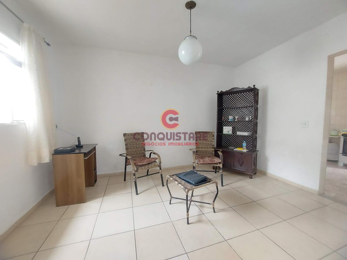 Casa à venda com 4 quartos, 200m² - Foto 4