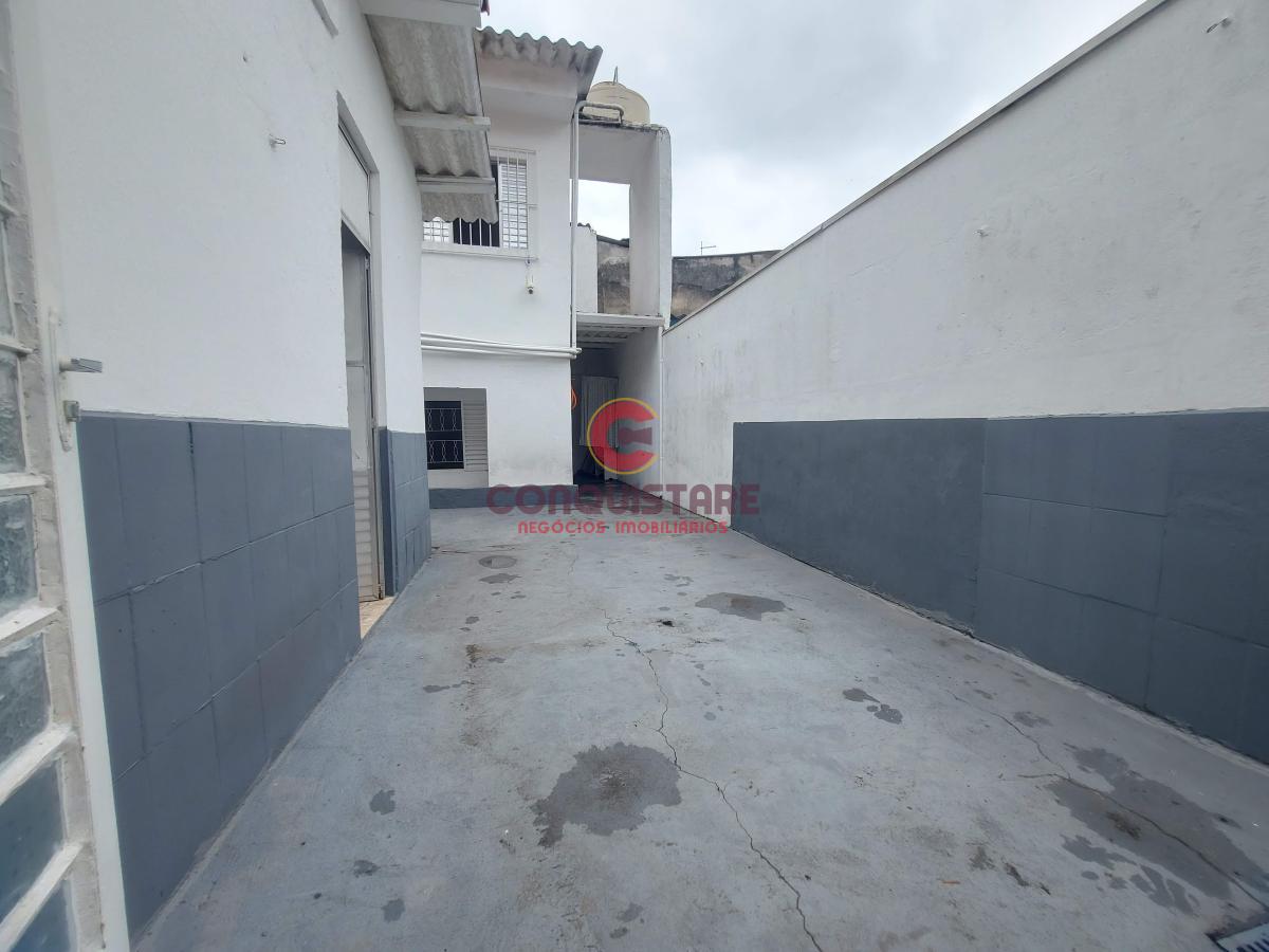 Casa à venda com 4 quartos, 200m² - Foto 3