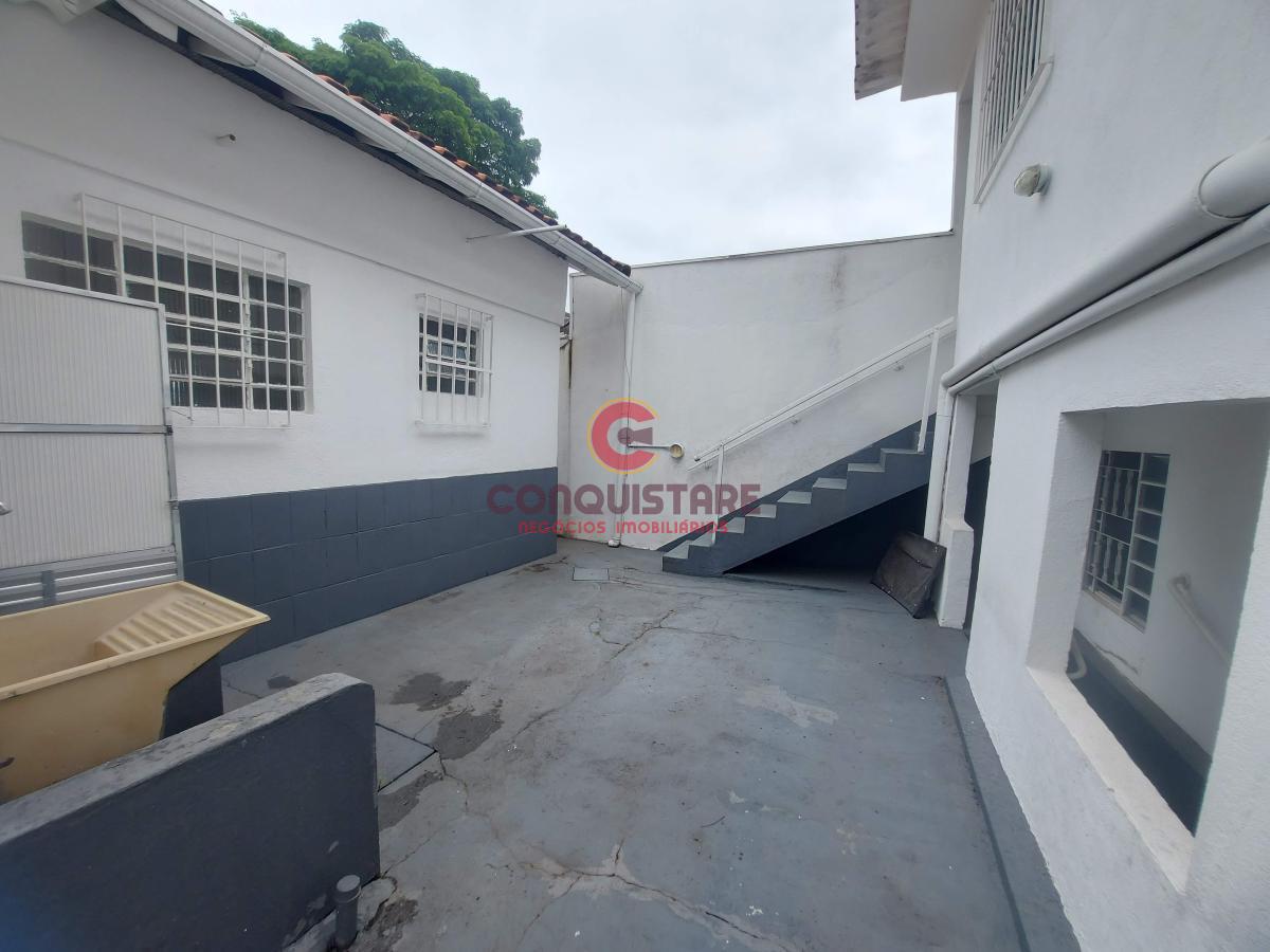 Casa à venda com 4 quartos, 200m² - Foto 24