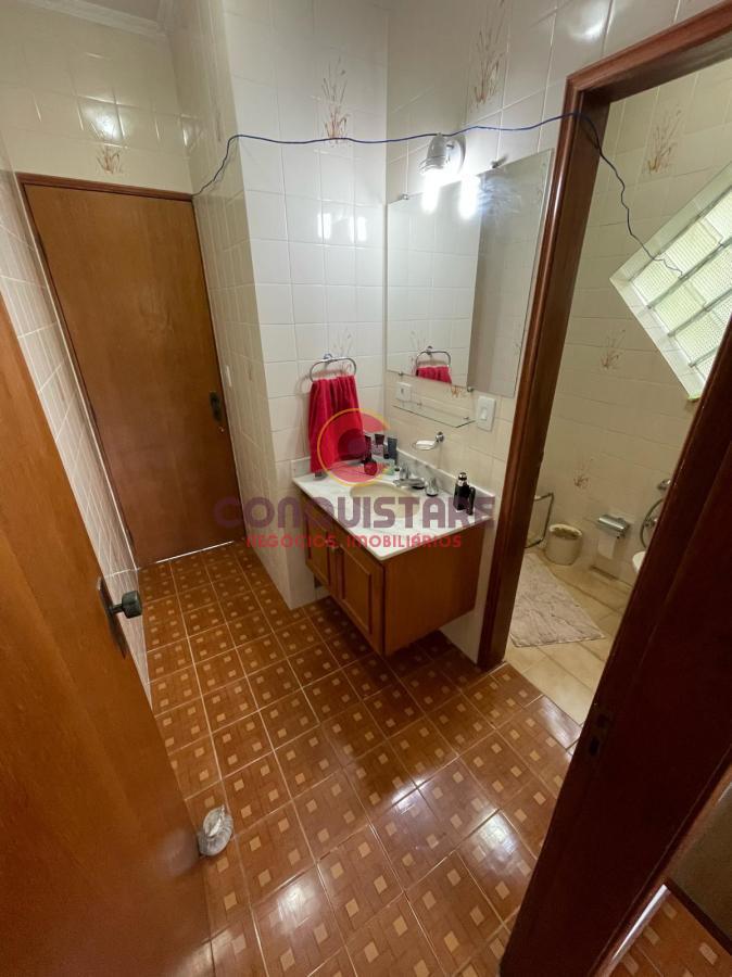 Sobrado à venda com 6 quartos, 323m² - Foto 3