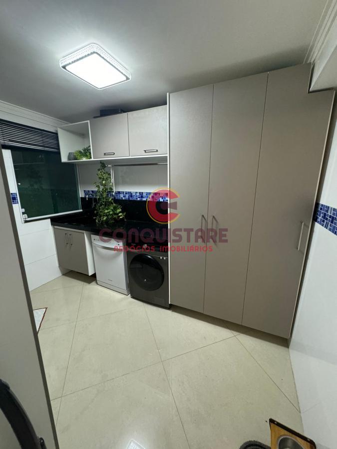 Sobrado à venda com 3 quartos, 400m² - Foto 1