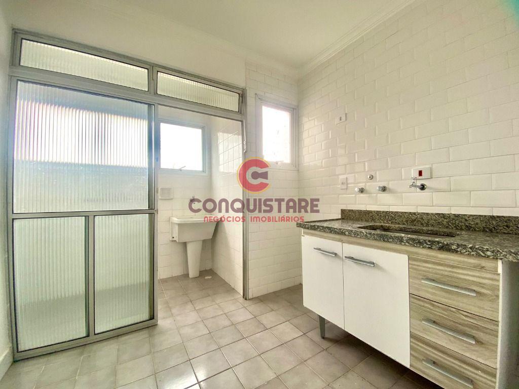 Apartamento para alugar com 2 quartos, 105m² - Foto 7