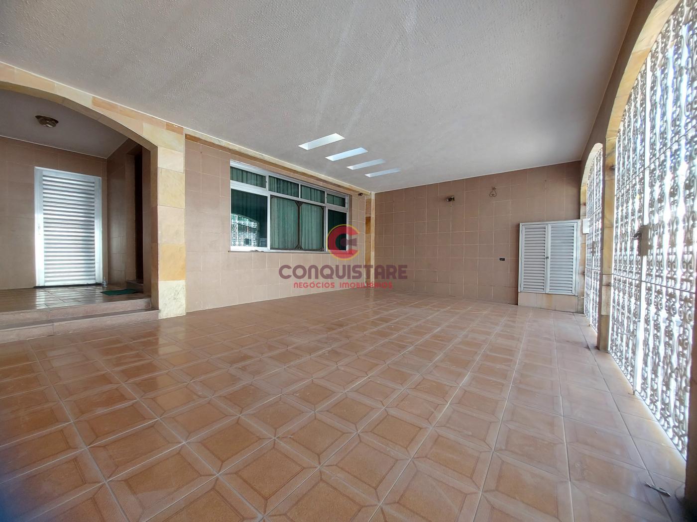 Sobrado à venda com 4 quartos, 200m² - Foto 1