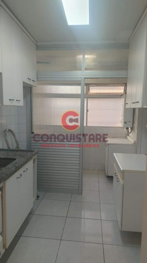 Apartamento à venda com 3 quartos, 70m² - Foto 2