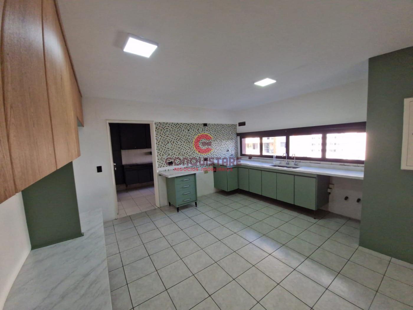 Apartamento à venda com 4 quartos, 216m² - Foto 6