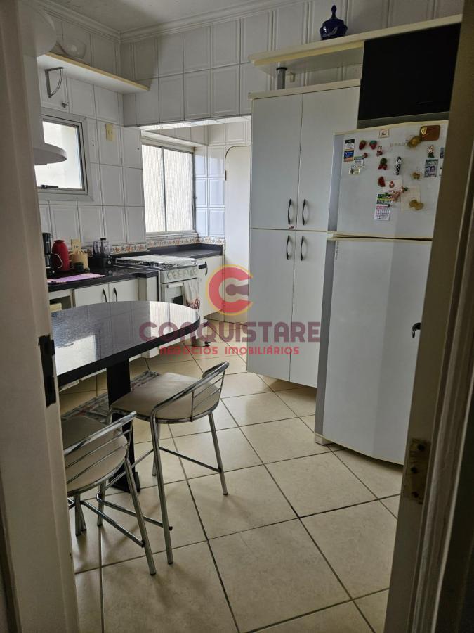 Apartamento à venda com 2 quartos, 69m² - Foto 3