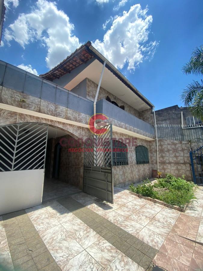 Sobrado à venda com 3 quartos, 221m² - Foto 1