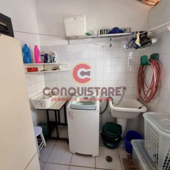 Casa à venda com 3 quartos, 240m² - Foto 8